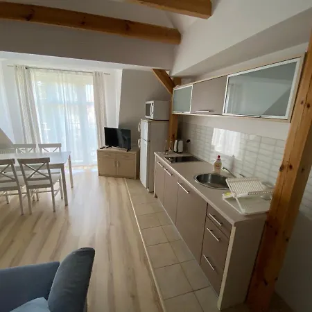 Pod Lipami Privatunterkunft *