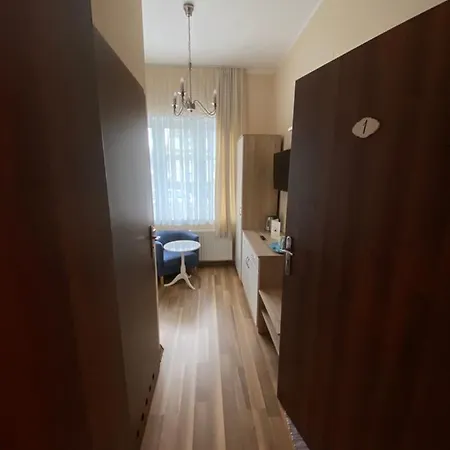 Pod Lipami בית אירוח *