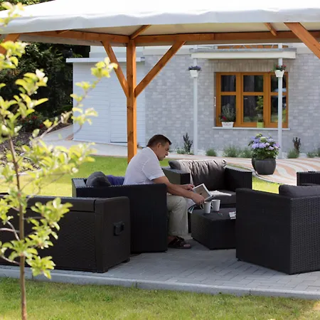 Pod Lipami Rum i privatbostad Świnoujście