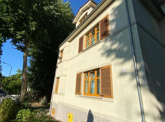 Pod Lipami Kwatera prywatna *