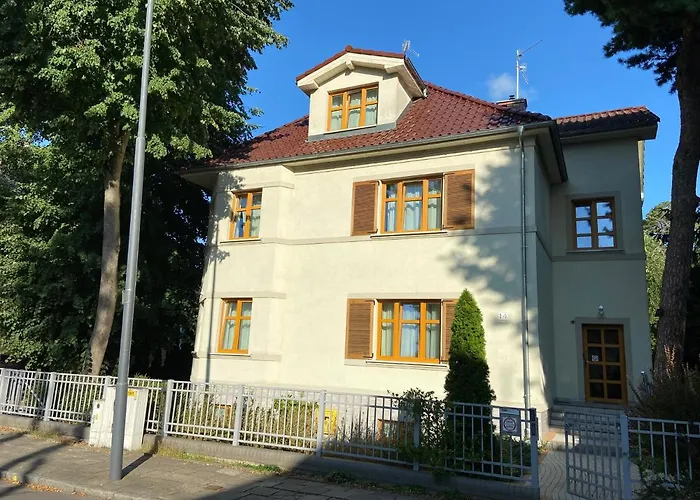 Pod Lipami Kwatera prywatna *